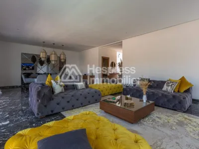 Superb villa for rent with swimming pool and large garden