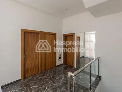 Superb villa for rent with swimming pool and large garden