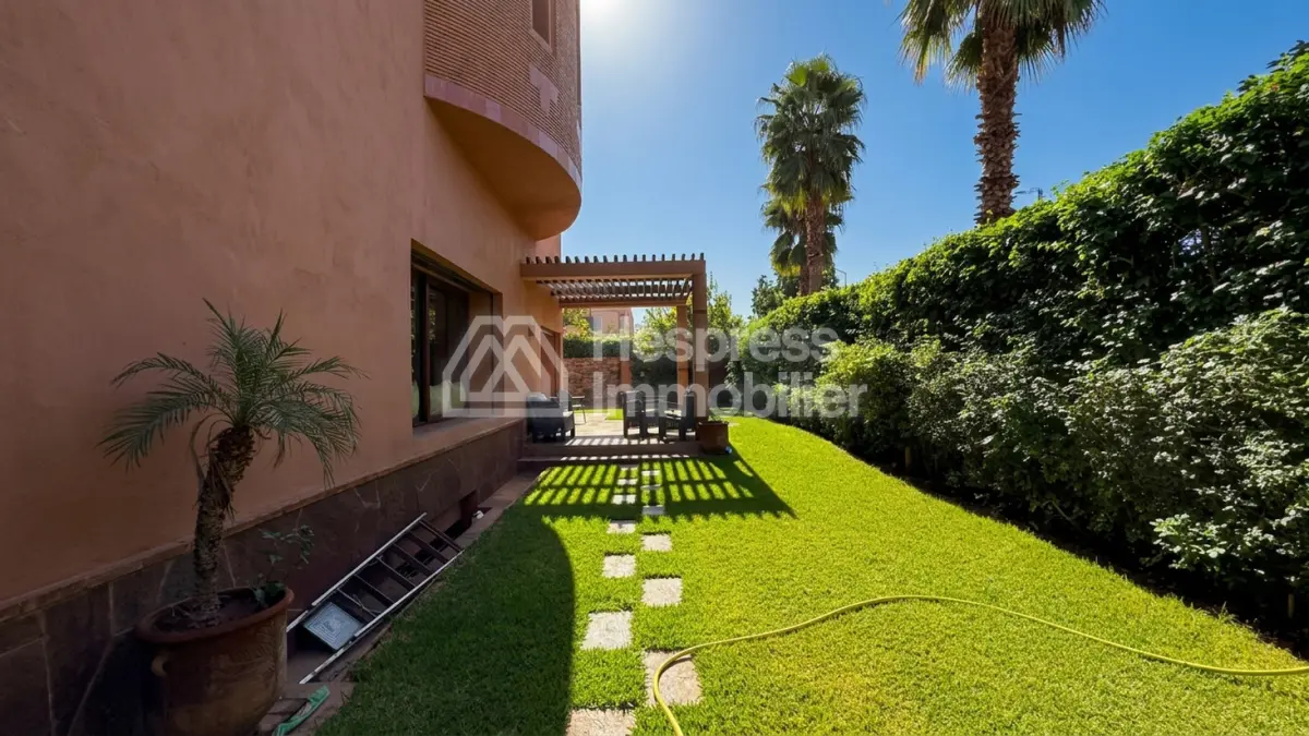 Luxury villa in Chrifia