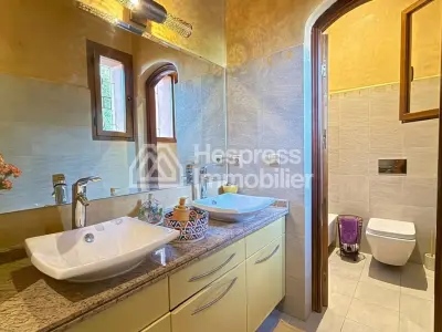 Luxury villa in Chrifia