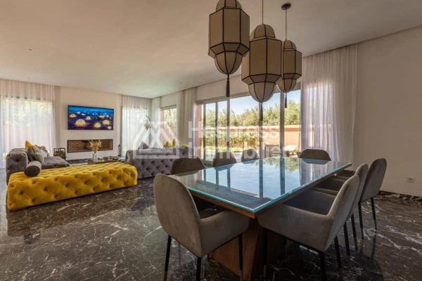 Superb villa for rent with swimming pool and large garden