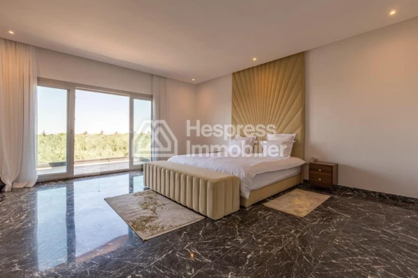 Superb villa for rent with swimming pool and large garden