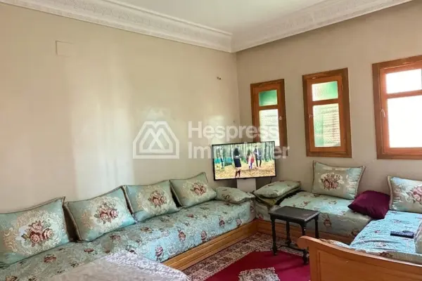 Apartment to renovate with terrace and Atlas views