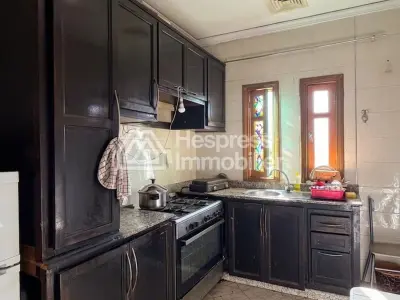 Apartment to renovate with terrace and Atlas views