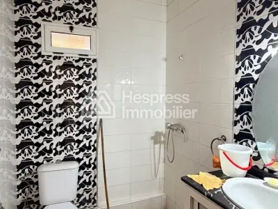 Apartment to renovate with terrace and Atlas views