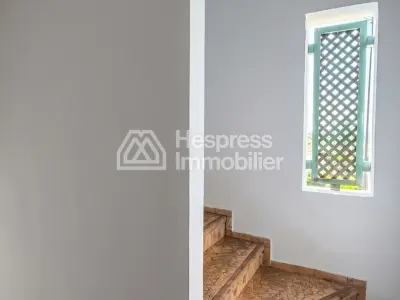 Apartment to renovate with terrace and Atlas views