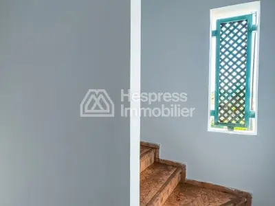 Apartment to renovate with terrace and Atlas views