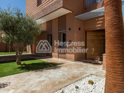 Superb villa for rent with swimming pool and large garden