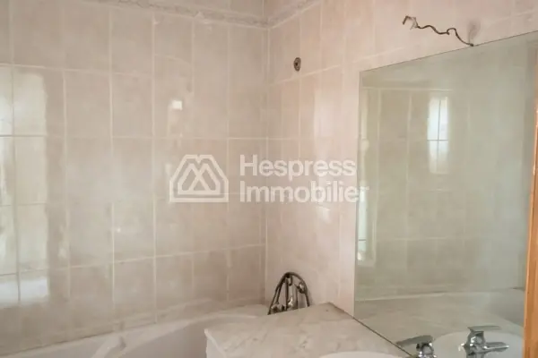 Apartment with Terrace – Blvd M6, Heart of Marrakech