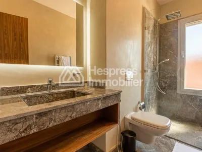 Superb villa for rent with swimming pool and large garden