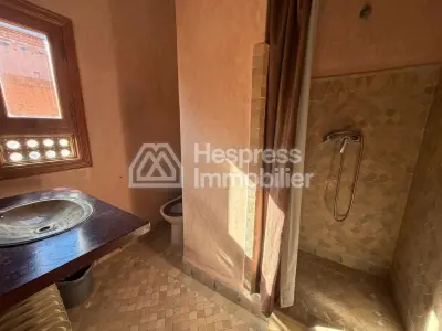 رياض بحاجة إلى تجديد مع تراس على السطح وإطلالات على المنارة - أكدال