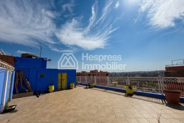 Appartement 3 chambres avec roof top privatif titré
