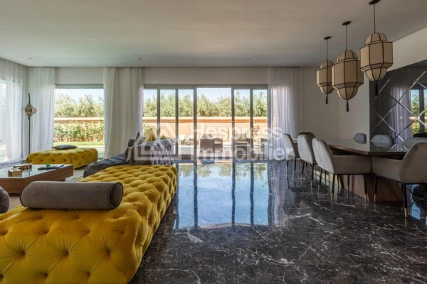 Superb villa for rent with swimming pool and large garden