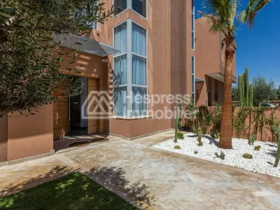 Superb villa for rent with swimming pool and large garden