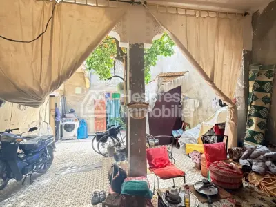 Riad to renovate, 140 m², 6/7 bedrooms, Place Sidi Ayoub
