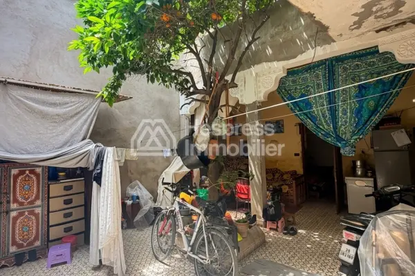 Riad to renovate, 140 m², 6/7 bedrooms, Place Sidi Ayoub