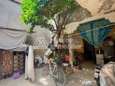 Riad to renovate, 140 m², 6/7 bedrooms, Place Sidi Ayoub