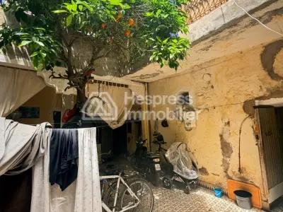 Riad to renovate, 140 m², 6/7 bedrooms, Place Sidi Ayoub