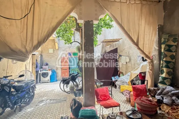 Riad to renovate, 140 m², 6/7 bedrooms, Place Sidi Ayoub
