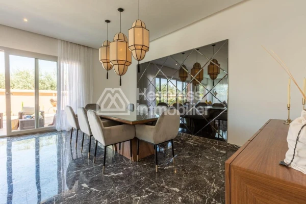 Superb villa for rent with swimming pool and large garden