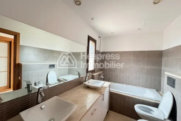 Luxury duplex 261 m² – 3 suites – Hazgour Gardens Agdal