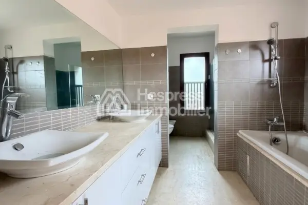 Luxury duplex 261 m² – 3 suites – Hazgour Gardens Agdal
