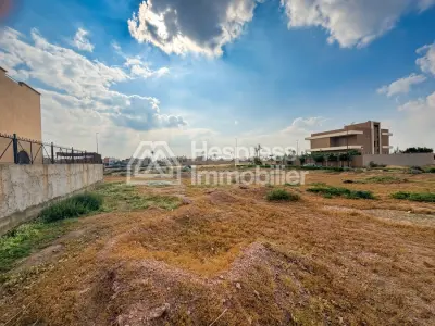 Terrain 2300 m² titré à Targa – Constructible villa