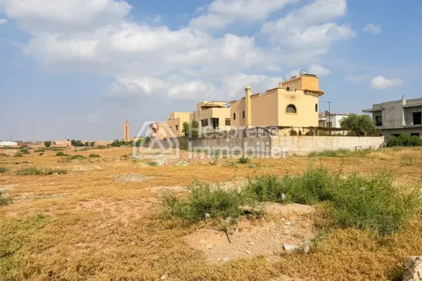 Terrain 2300 m² titré à Targa – Constructible villa