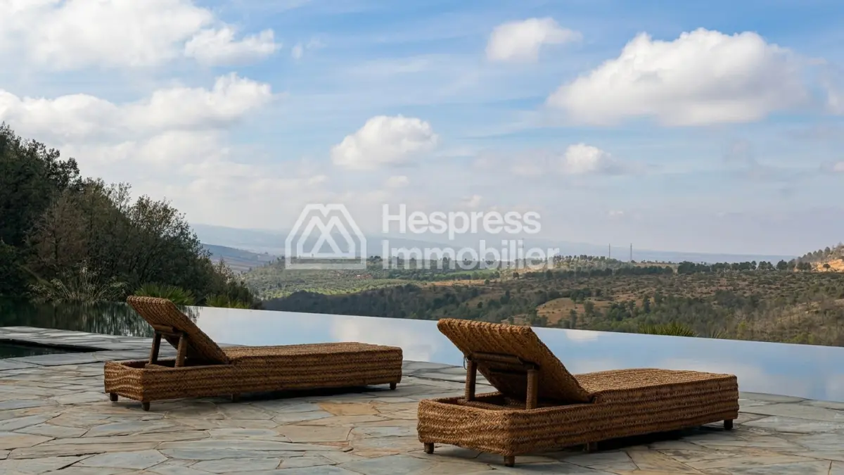 Exceptional estate of 5.8 hectares – Villa of 1500 m² – 360° view