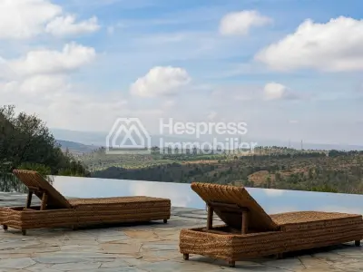 Exceptional estate of 5.8 hectares – Villa of 1500 m² – 360° view