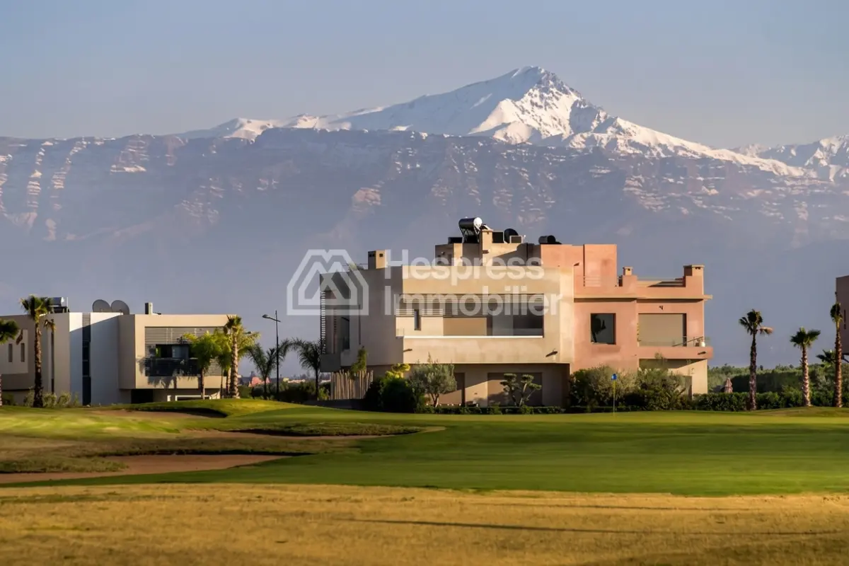 Terrain 600 m2 3 façades Golf d'Argan