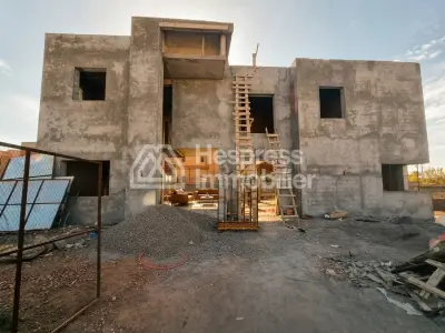 A great opportunity: 4-suite golf villa in Amelkis