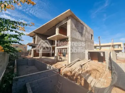 A great opportunity: 4-suite golf villa in Amelkis