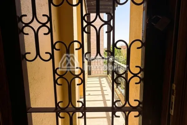 فيلا مميزة. مناسبة للسكن أو الاستثمار.