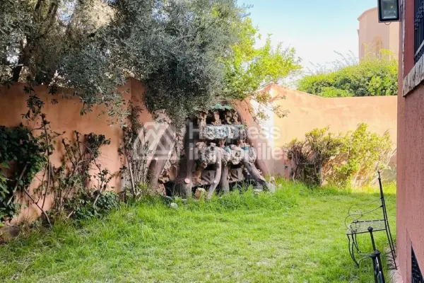 Villa for sale with 500 m² of living space – 3 facades