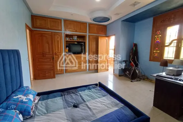 Villa for sale with 500 m² of living space – 3 facades