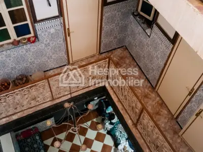 Riad titré à vendre – Quartier Riad Laarous