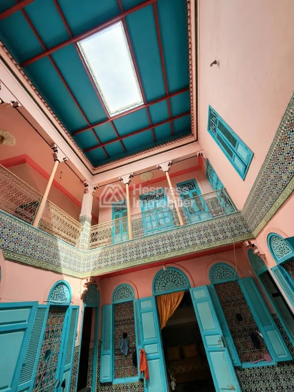 Riad with title deed, 151 m², 8 bedrooms, terrace with Medina view