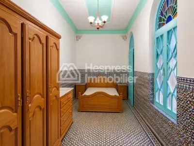 Riad with title deed, 151 m², 8 bedrooms, terrace with Medina view