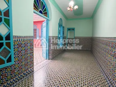 Riad with title deed, 151 m², 8 bedrooms, terrace with Medina view