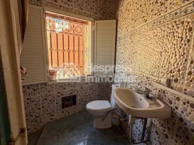 Riad with title deed, 151 m², 8 bedrooms, terrace with Medina view