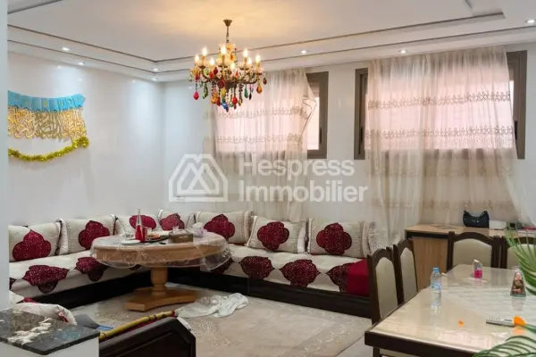 Superbe maison à vendre à Route Casablanca Ali balfalah. Surface de 100 m². Climatisation