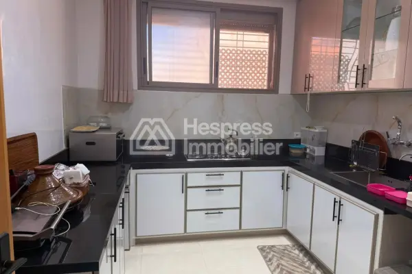 Superbe maison à vendre à Route Casablanca Ali balfalah. Surface de 100 m². Climatisation