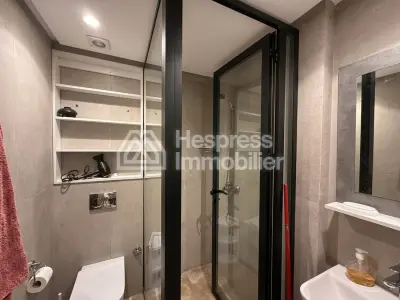 Superbe studio à vendre à Route Casablanca. 1 chambre. Bien meublé