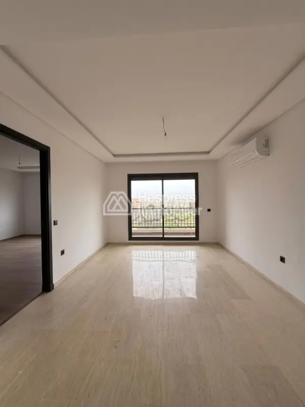 Apartment for sale on Route Casablanca. 3 comfortable bedrooms.