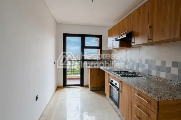 Vend appartement à Route Casablanca. 3 chambres agréables