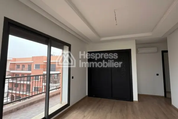 Vend appartement à Route Casablanca. 3 chambres agréables