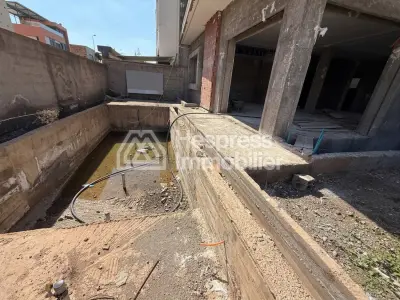 Villa semi finie Adresse d’exception sur le Boulevard Mohammed VI à Marrakech