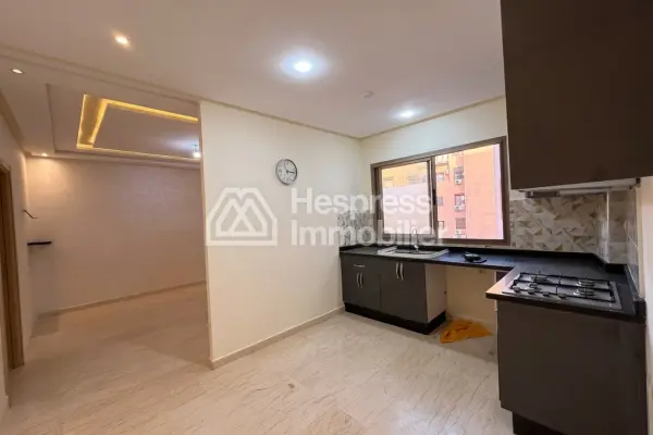 Studio en vente à Route Casablanca. Surface totale 46 m². Conciergerie à disposition, système de climatisation