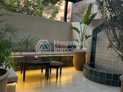Appartement à vendre à Guéliz. Surface totale 111 m². Meublé